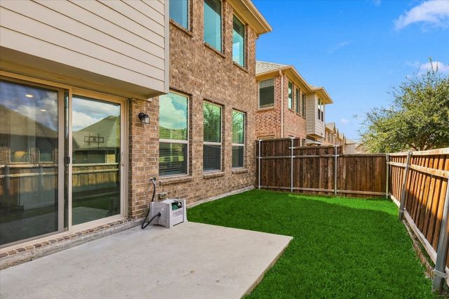 2737 Splendor Drive, Little Elm, TX 75068