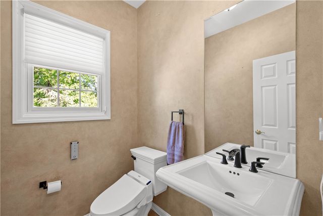 301 Bunker Hill Drive, Peters Twp, PA 15317