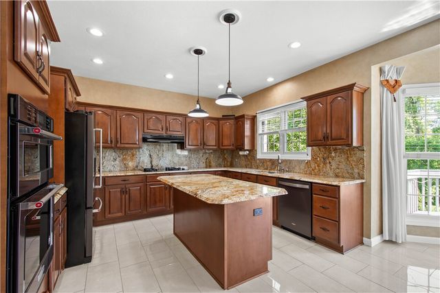 301 Bunker Hill Drive, Peters Twp, PA 15317