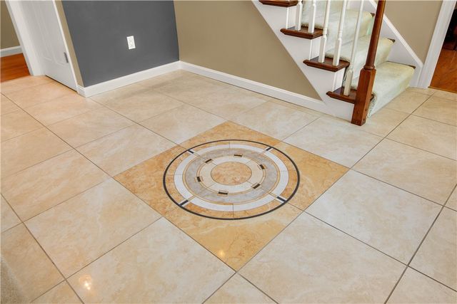 301 Bunker Hill Drive, Peters Twp, PA 15317
