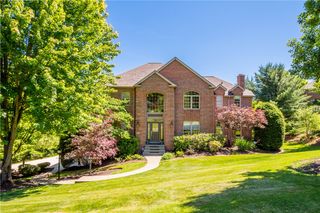 301 Bunker Hill Drive, Peters Twp, PA 15317