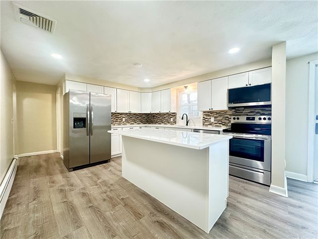 135 South Pierce Road, East Greenwich, RI 02818