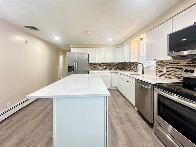 135 South Pierce Road, East Greenwich, RI 02818