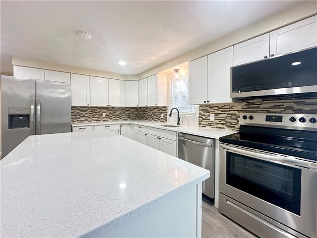 135 South Pierce Road, East Greenwich, RI 02818