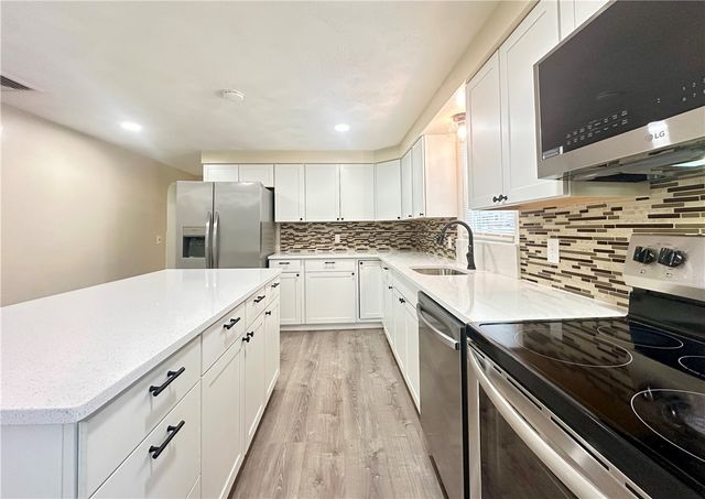 135 South Pierce Road, East Greenwich, RI 02818