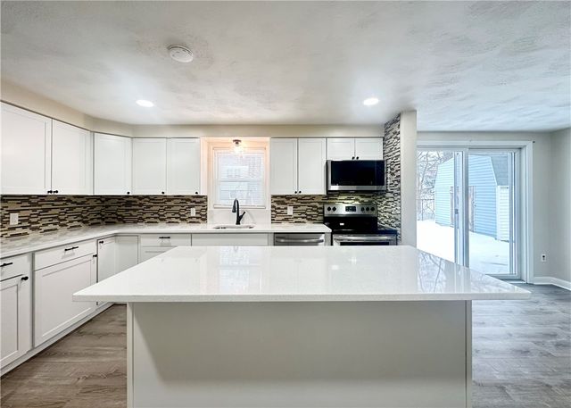 135 South Pierce Road, East Greenwich, RI 02818