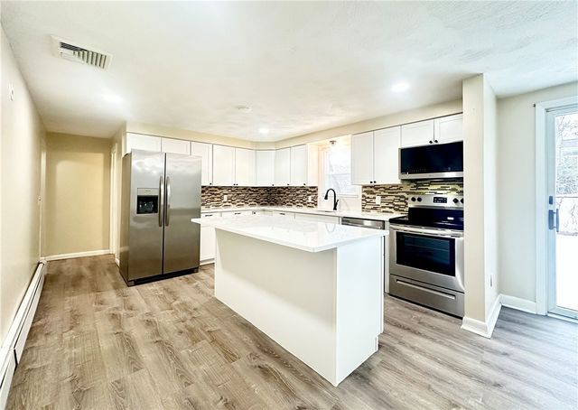 135 South Pierce Road, East Greenwich, RI 02818