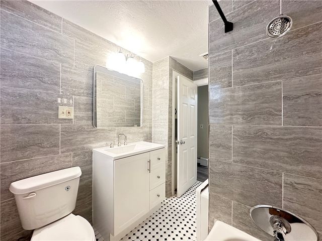 135 South Pierce Road, East Greenwich, RI 02818