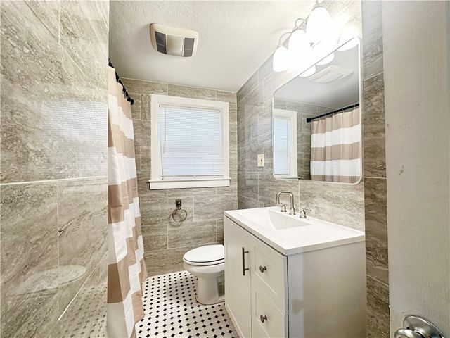 135 South Pierce Road, East Greenwich, RI 02818