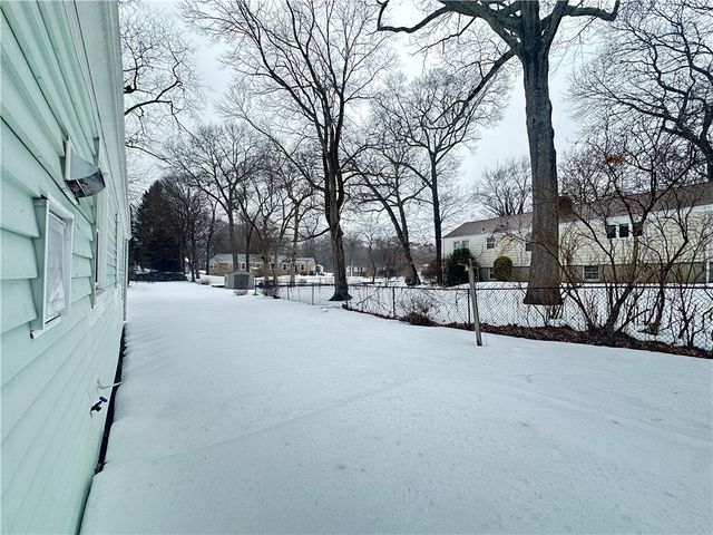 135 South Pierce Road, East Greenwich, RI 02818