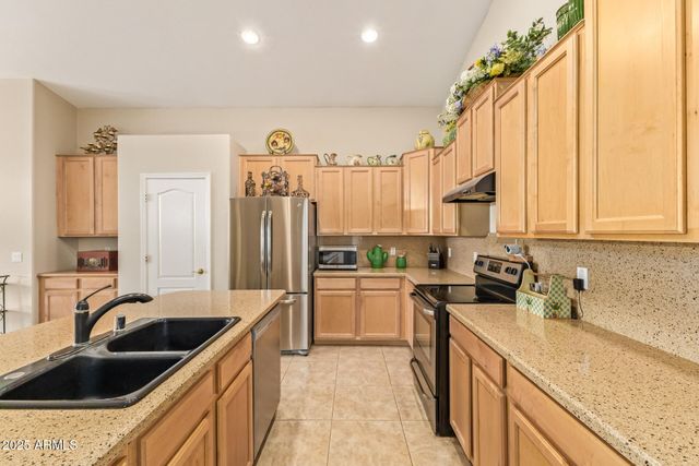 8601 W Flavia Haven, Tolleson, AZ 85353