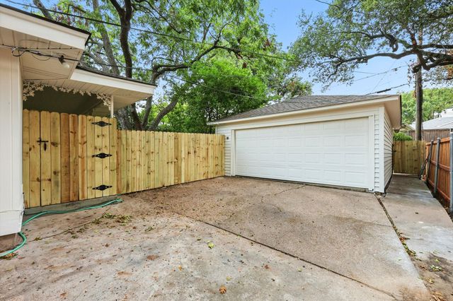 6519 Ravendale Lane, Dallas, TX 75214