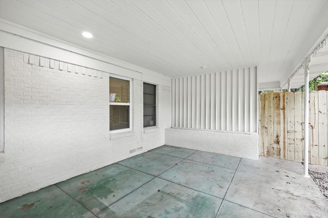 6519 Ravendale Lane, Dallas, TX 75214