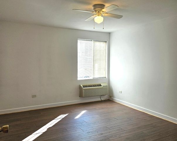 1443 Mcclure Road 207, Aurora, IL 60505