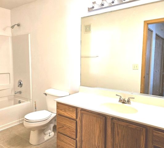 1443 Mcclure Road 207, Aurora, IL 60505