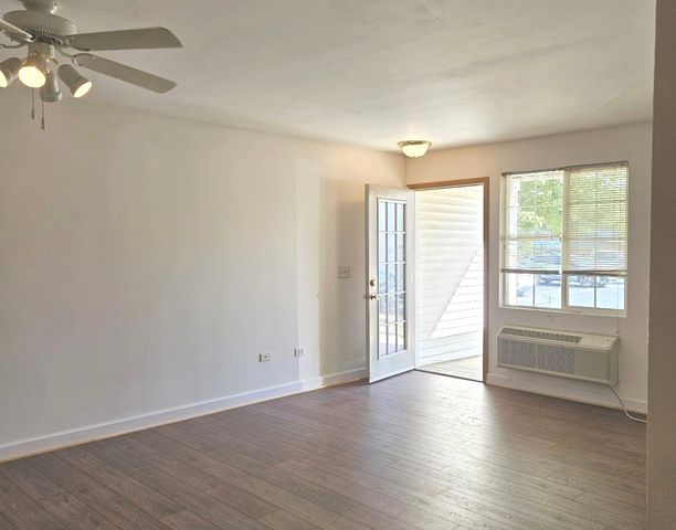 1443 Mcclure Road 207, Aurora, IL 60505