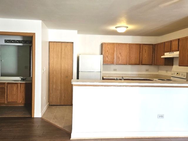 1443 Mcclure Road 207, Aurora, IL 60505
