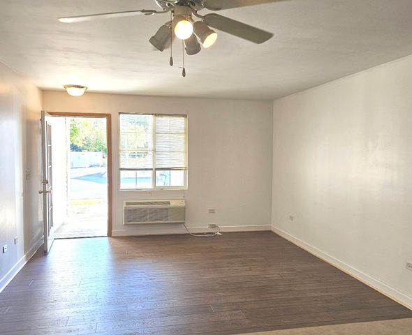 1443 Mcclure Road 207, Aurora, IL 60505