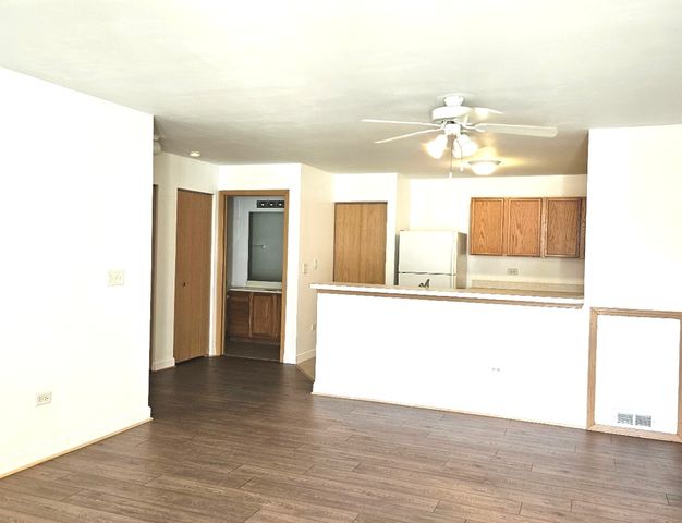 1443 Mcclure Road 207, Aurora, IL 60505