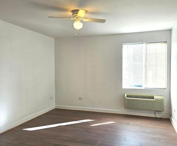 1443 Mcclure Road 207, Aurora, IL 60505