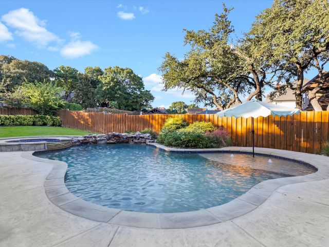 16 Harbour Point Circle, Fort Worth, TX 76179