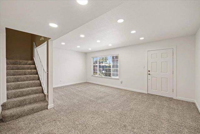 6693 Greenback Ln, Citrus Heights, CA 95621