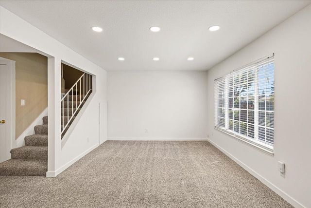 6693 Greenback Ln, Citrus Heights, CA 95621