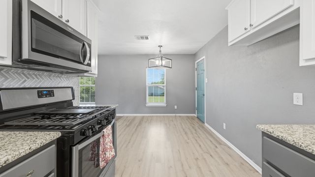313 W 7th Street, Weatherford, TX 76086