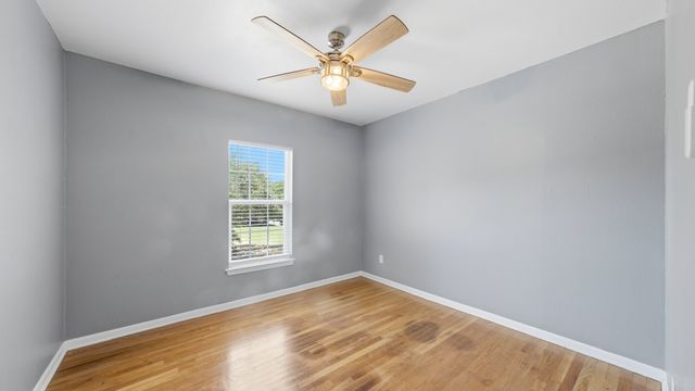 313 W 7th Street, Weatherford, TX 76086