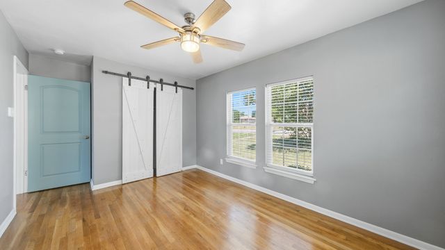 313 W 7th Street, Weatherford, TX 76086