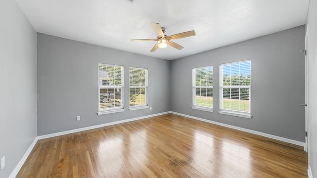 313 W 7th Street, Weatherford, TX 76086