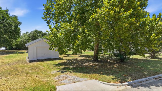 313 W 7th Street, Weatherford, TX 76086