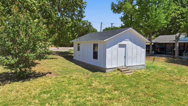 313 W 7th Street, Weatherford, TX 76086