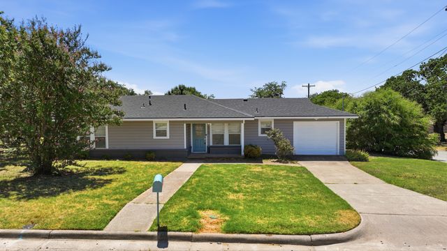313 W 7th Street, Weatherford, TX 76086