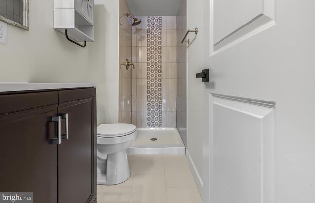 1 WINDSOR CT, Sewell, NJ 08080