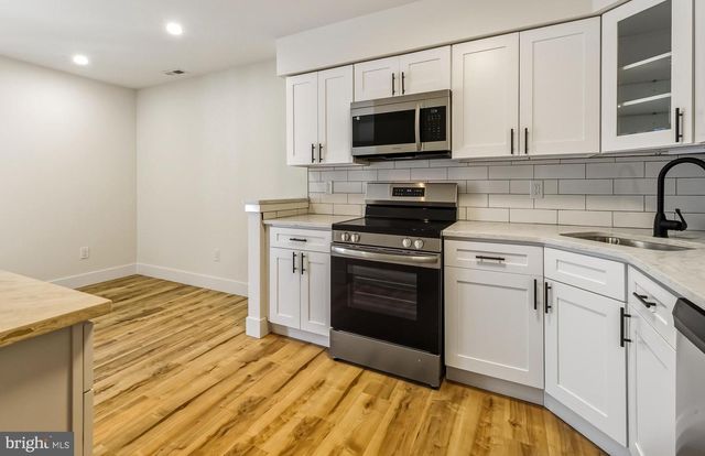 1 WINDSOR CT, Sewell, NJ 08080