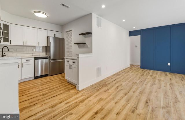 1 WINDSOR CT, Sewell, NJ 08080