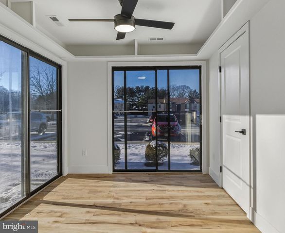 1 WINDSOR CT, Sewell, NJ 08080