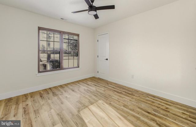 1 WINDSOR CT, Sewell, NJ 08080