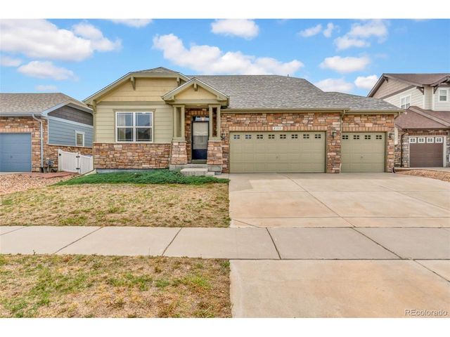 2335 Winding Dr, Longmont, CO 80504