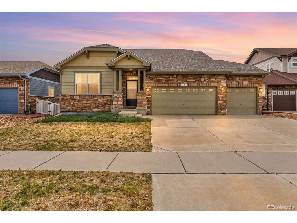 2335 Winding Dr, Longmont, CO 80504