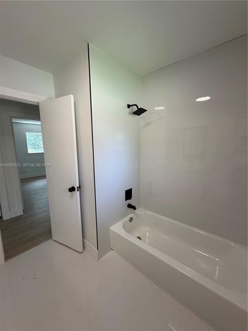 7220 NW 7th Street, Plantation, FL 33317