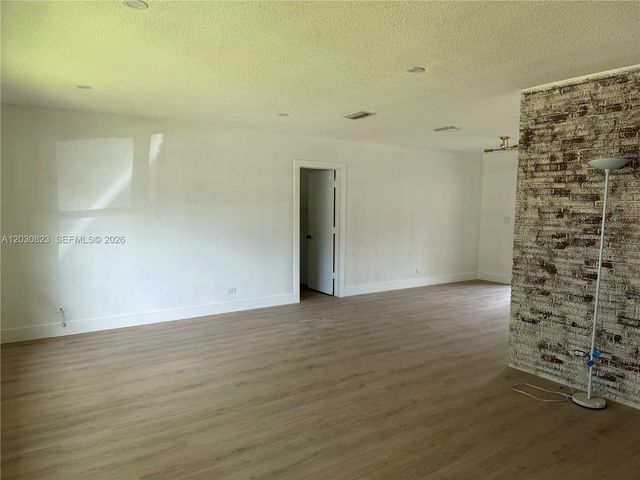 7220 NW 7th Street, Plantation, FL 33317