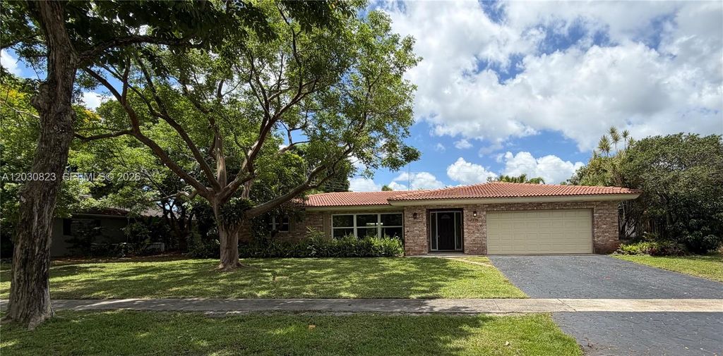 7220 NW 7th Street, Plantation, FL 33317