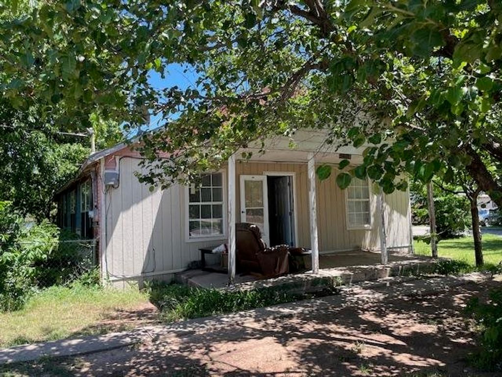 1312 SW 6th Street, Lawton, OK 73501