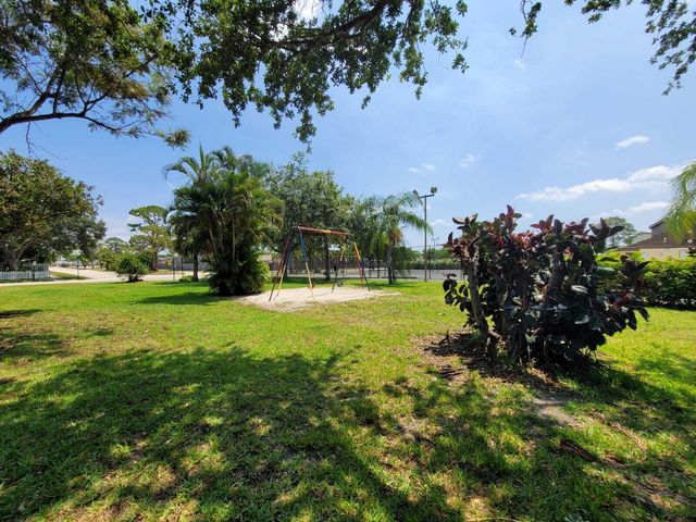 5320 Bosque Lane 88, West Palm Beach, FL 33415