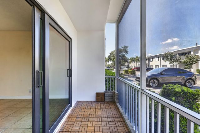 130 Cypress Club Drive 313, Pompano Beach, FL 33060