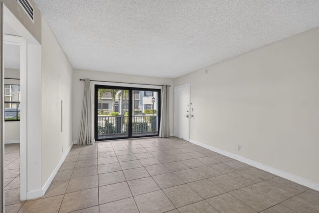 130 Cypress Club Drive 313, Pompano Beach, FL 33060