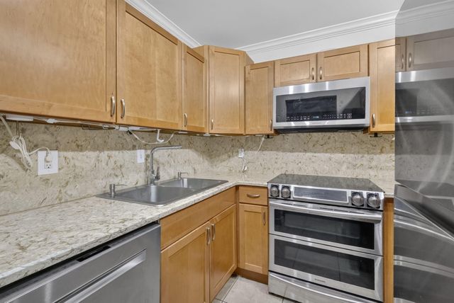 130 Cypress Club Drive 313, Pompano Beach, FL 33060