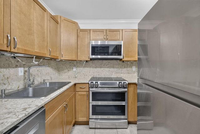 130 Cypress Club Drive 313, Pompano Beach, FL 33060